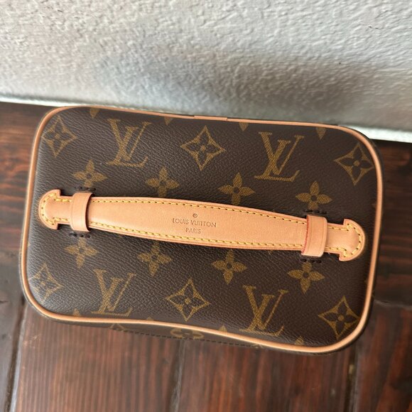 Louis Vuitton Nice Mini Monogram Canvas Beauty Case - Picture 3 of 12